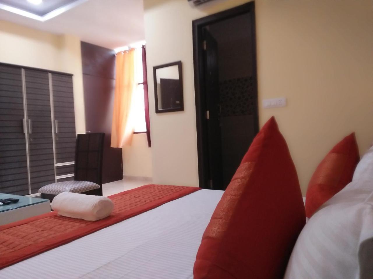 Hotel Ashoka Palace Near Igi Airport New Delhi Exterior photo